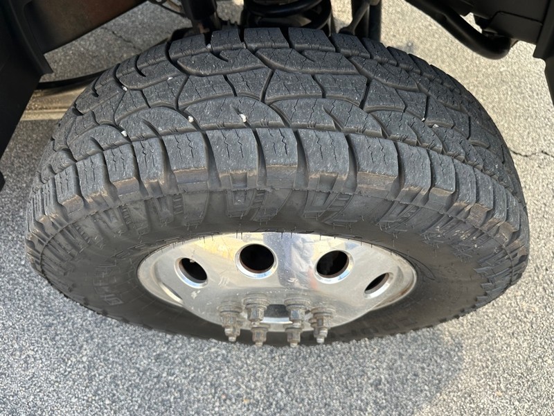 Ram 3500 Vehicle Full-screen Gallery Image 09