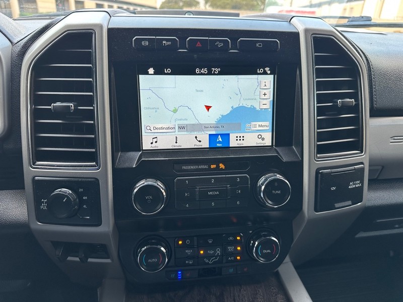 Ford Super Duty F-250 SRW Vehicle Full-screen Gallery Image 18