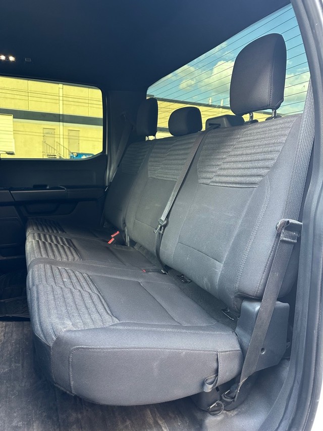 Ford F-150 Vehicle Full-screen Gallery Image 11