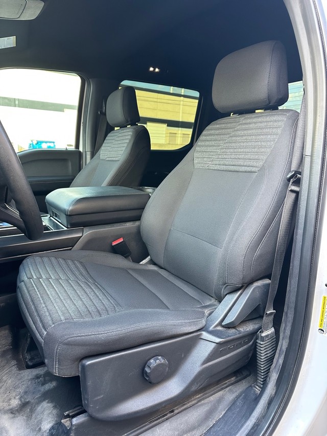 Ford F-150 Vehicle Full-screen Gallery Image 16