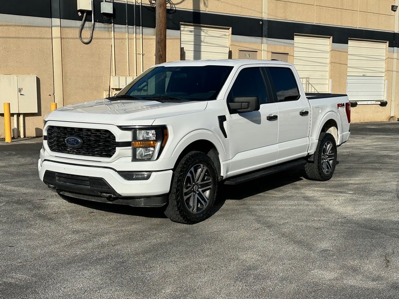 Ford F-150 Vehicle Full-screen Gallery Image 01