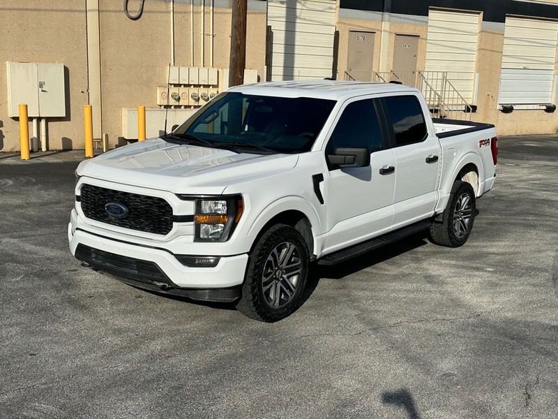 Ford F-150 Vehicle Full-screen Gallery Image 02