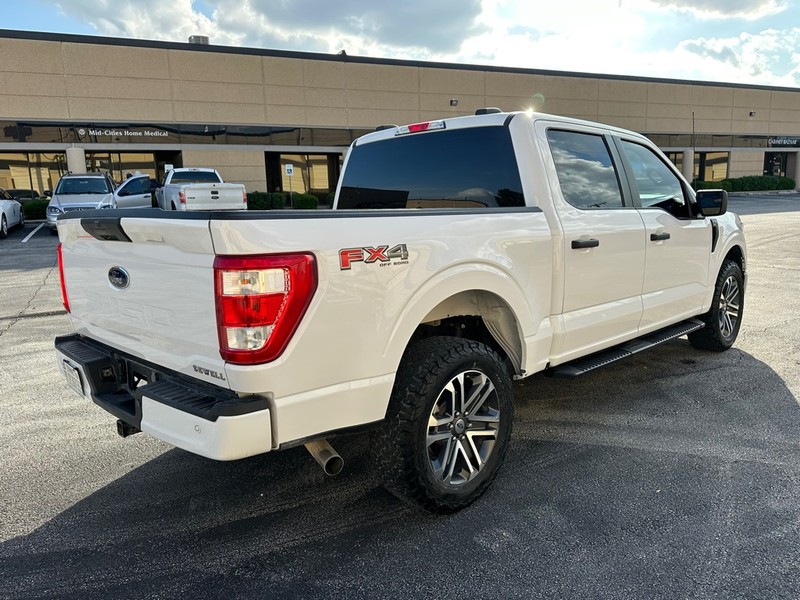 Ford F-150 Vehicle Full-screen Gallery Image 05