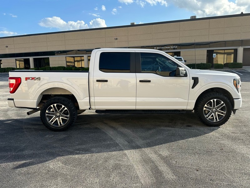 Ford F-150 Vehicle Full-screen Gallery Image 06