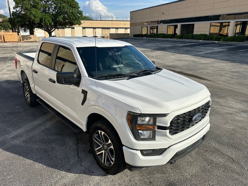 Ford F-150 Vehicle Full-screen Gallery Image 08