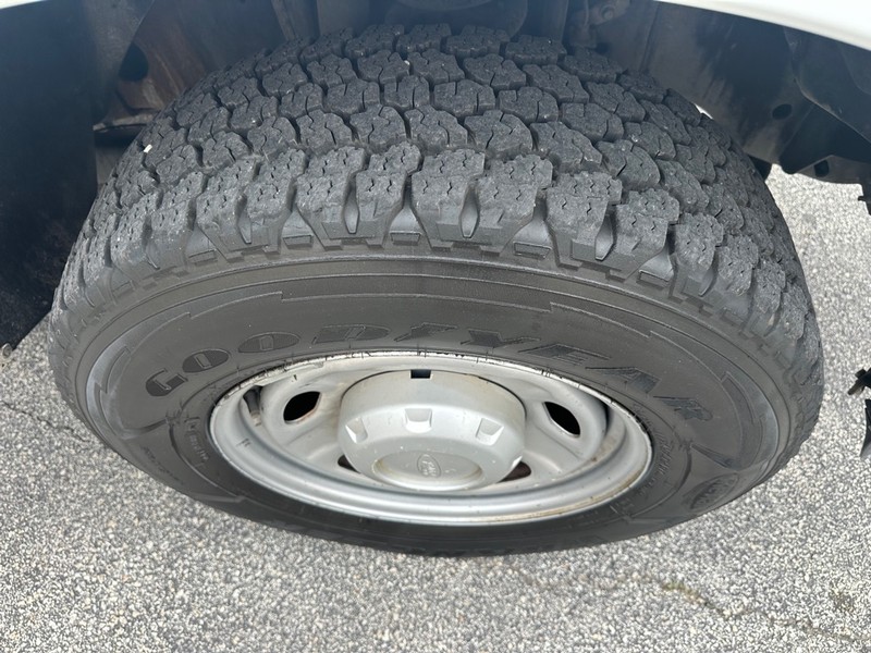 Ford F-350 Vehicle Full-screen Gallery Image 07