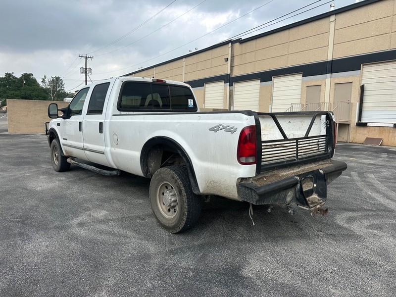 Ford F-350 Vehicle Full-screen Gallery Image 03