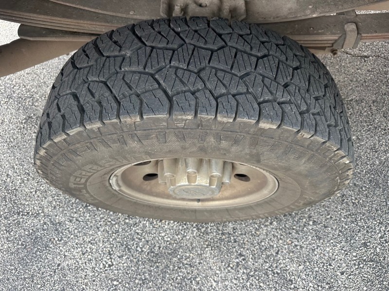 Ford F-350 Vehicle Full-screen Gallery Image 08