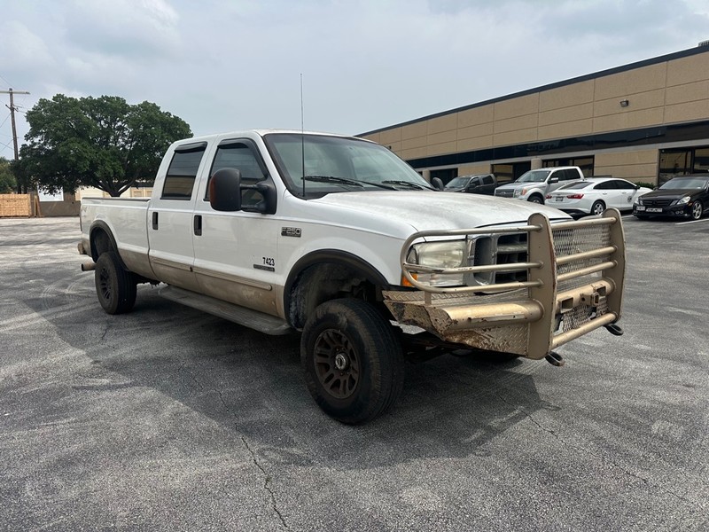 Ford Super Duty F-250 Vehicle Full-screen Gallery Image 06