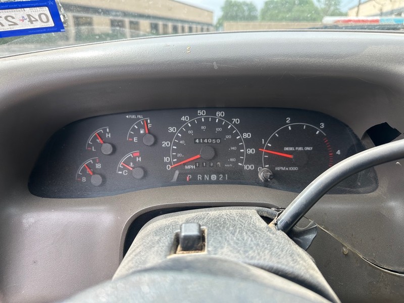 Ford Super Duty F-250 Vehicle Full-screen Gallery Image 13