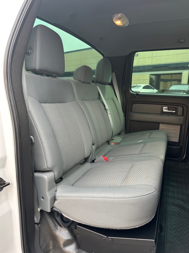 Ford F-150 Vehicle Full-screen Gallery Image 10