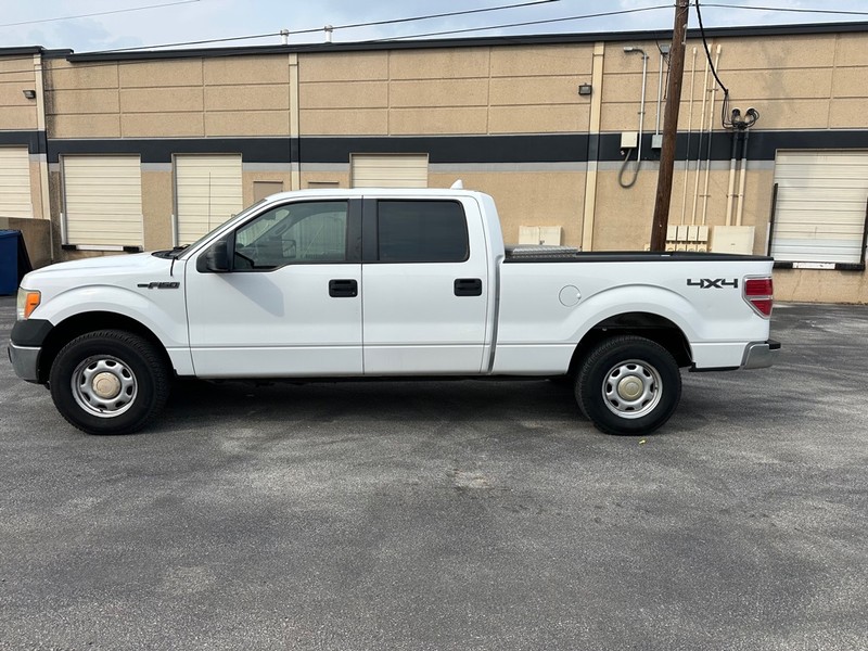 Ford F-150 Vehicle Full-screen Gallery Image 02
