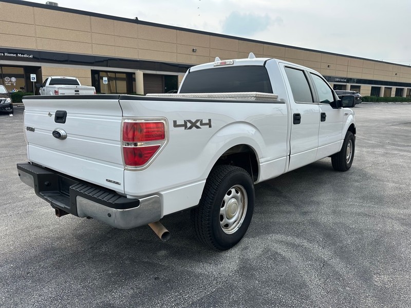 Ford F-150 Vehicle Full-screen Gallery Image 04