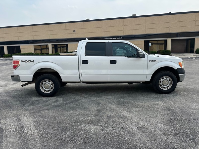 Ford F-150 Vehicle Full-screen Gallery Image 05