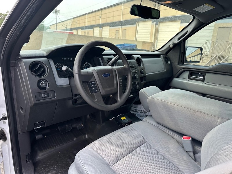 Ford F-150 Vehicle Full-screen Gallery Image 14