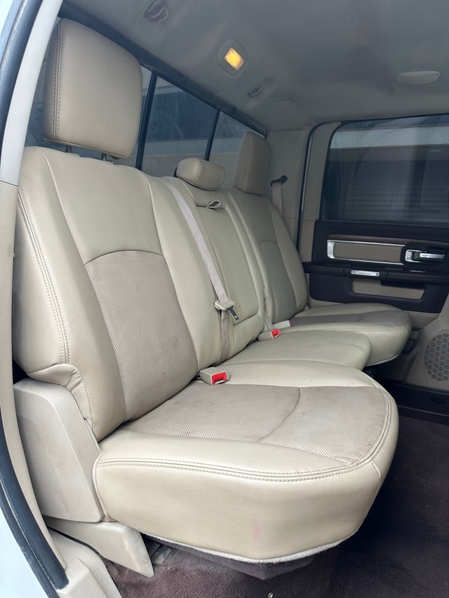 Ram 2500 Vehicle Full-screen Gallery Image 10