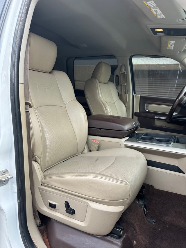 Ram 2500 Vehicle Full-screen Gallery Image 11