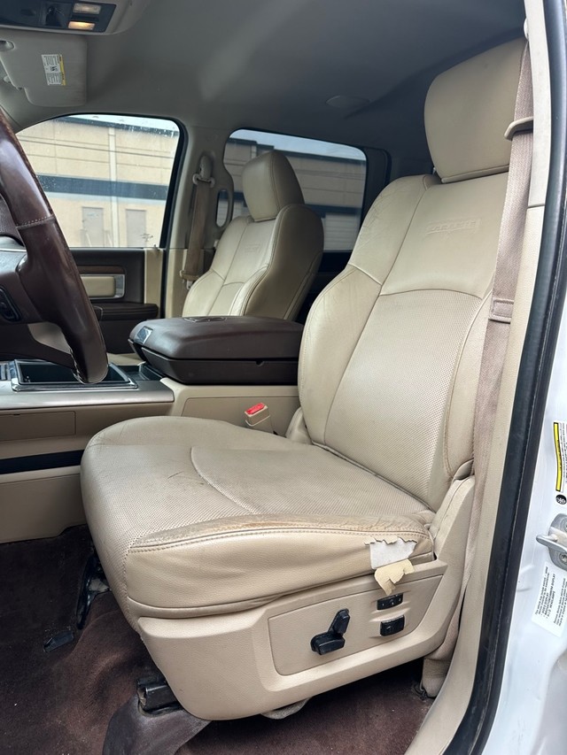 Ram 2500 Vehicle Full-screen Gallery Image 13