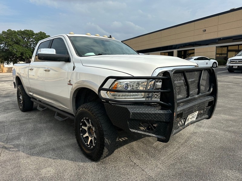 Ram 2500 Vehicle Full-screen Gallery Image 6