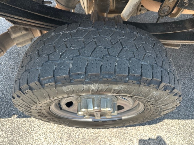 Ford Super Duty F-250 SRW Vehicle Full-screen Gallery Image 10