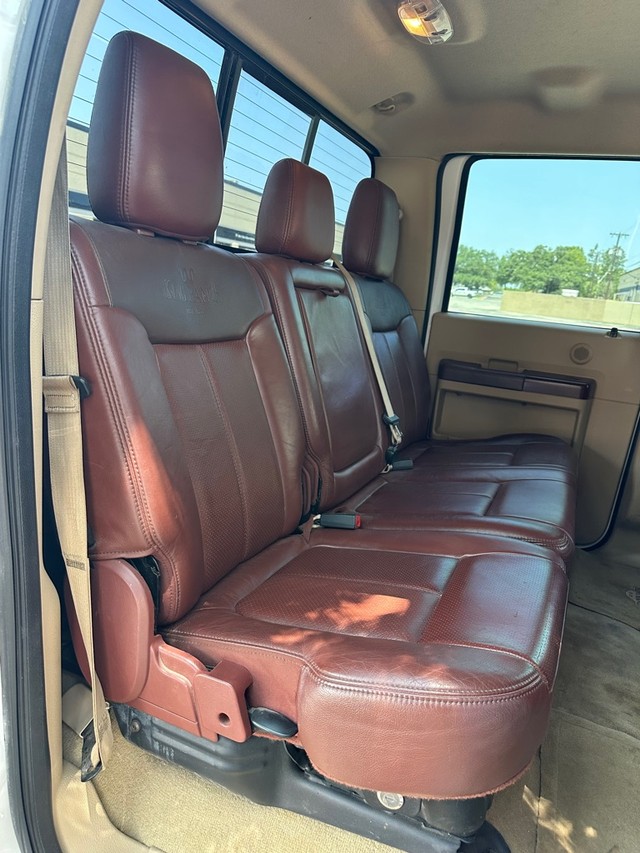 Ford Super Duty F-250 SRW Vehicle Full-screen Gallery Image 14