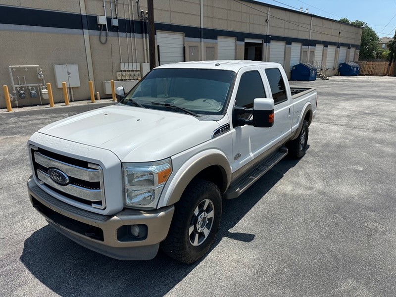 Ford Super Duty F-250 SRW Vehicle Full-screen Gallery Image 2