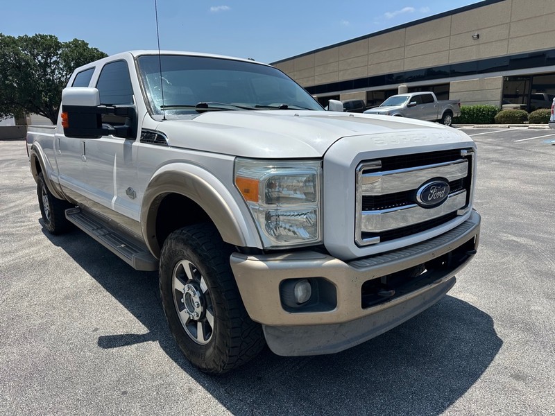 Ford Super Duty F-250 SRW Vehicle Full-screen Gallery Image 7