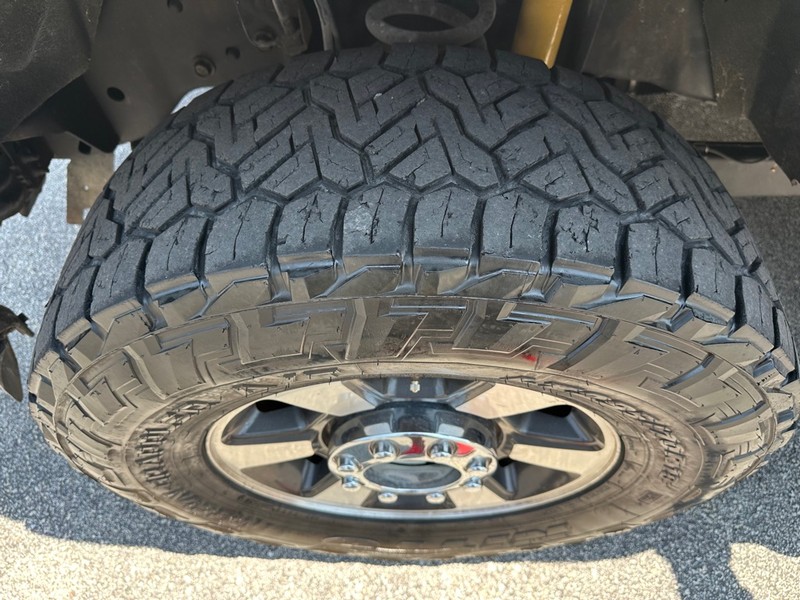 Ford Super Duty F-250 SRW Vehicle Full-screen Gallery Image 11