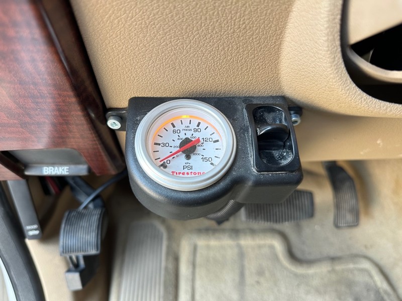 Ford Super Duty F-250 SRW Vehicle Full-screen Gallery Image 21