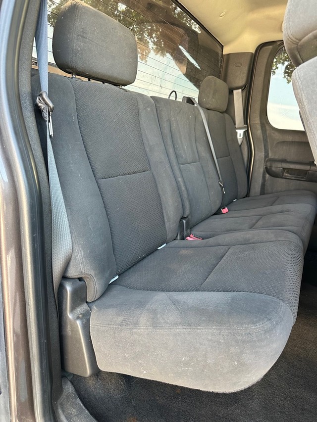 Chevrolet Silverado 1500 Vehicle Full-screen Gallery Image 12