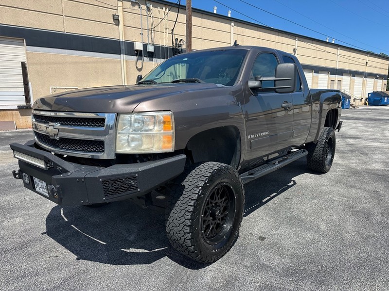 Chevrolet Silverado 1500 Vehicle Full-screen Gallery Image 01