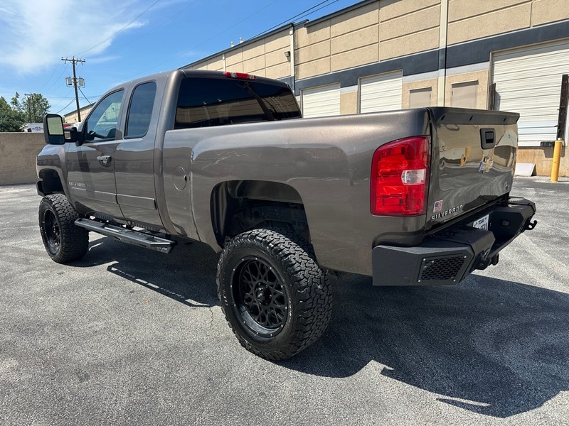 Chevrolet Silverado 1500 Vehicle Full-screen Gallery Image 04