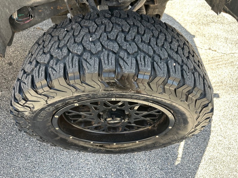 Chevrolet Silverado 1500 Vehicle Full-screen Gallery Image 09