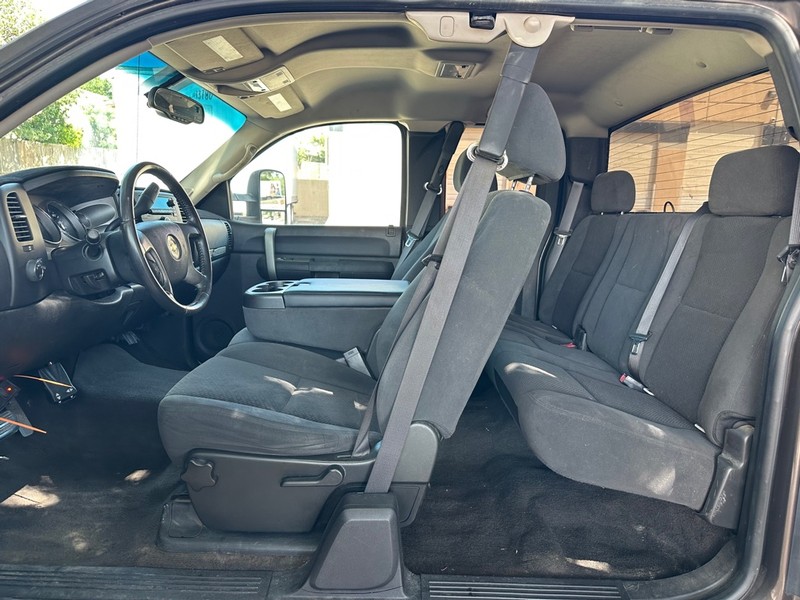 Chevrolet Silverado 1500 Vehicle Full-screen Gallery Image 15