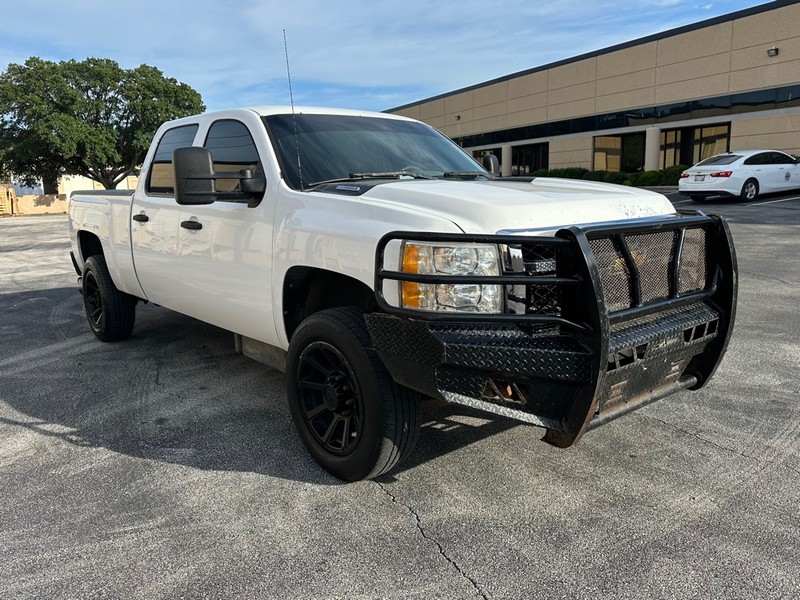 Chevrolet Silverado 2500HD Vehicle Full-screen Gallery Image 06