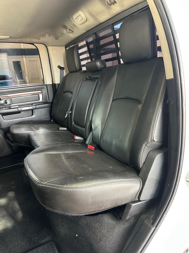 Ram 2500 Vehicle Full-screen Gallery Image 12