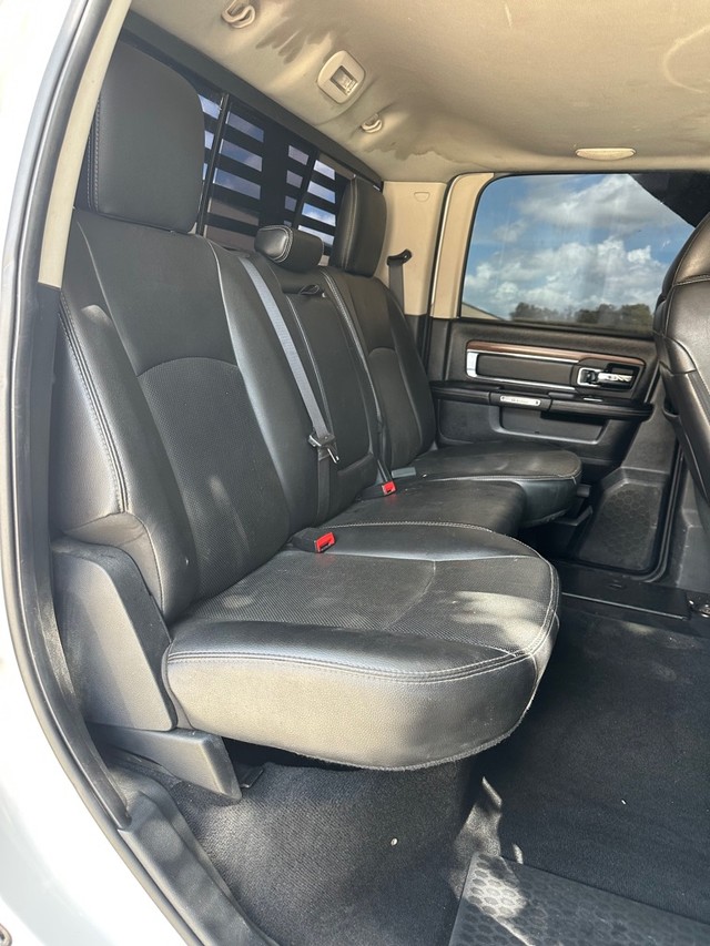 Ram 2500 Vehicle Full-screen Gallery Image 13