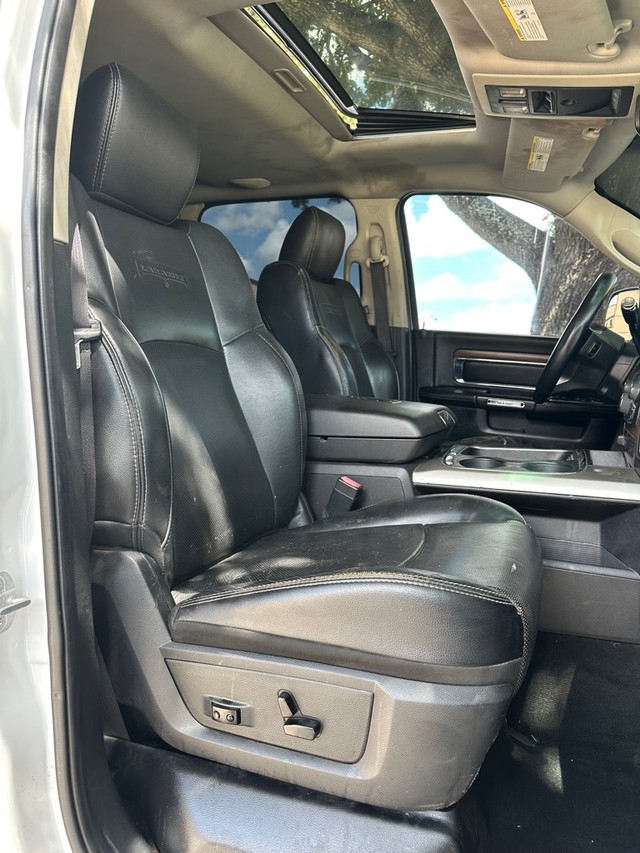 Ram 2500 Vehicle Full-screen Gallery Image 16