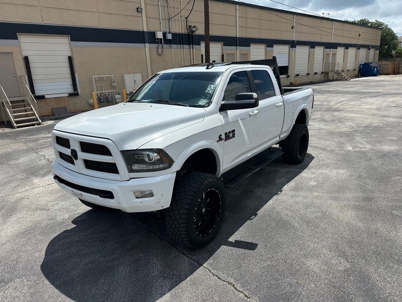 Ram 2500 Vehicle Full-screen Gallery Image 2
