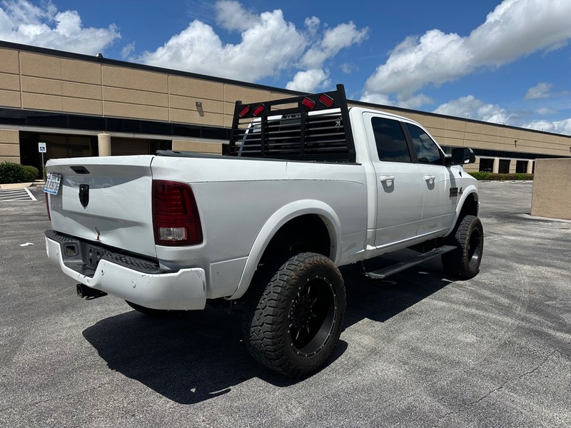 Ram 2500 Vehicle Full-screen Gallery Image 5