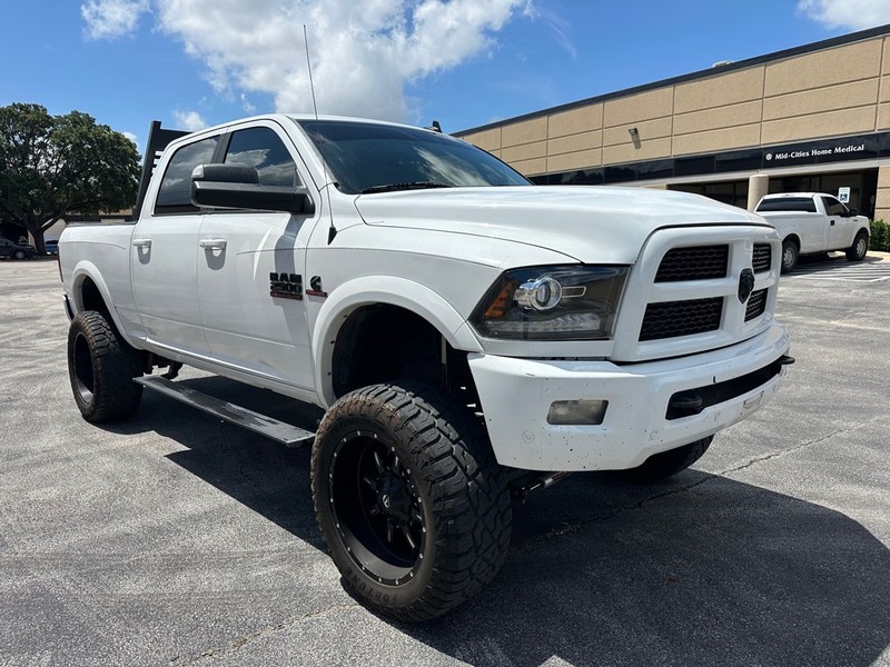 Ram 2500 Vehicle Full-screen Gallery Image 7