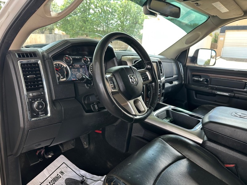 Ram 2500 Vehicle Full-screen Gallery Image 19