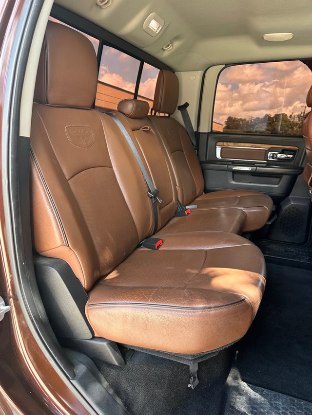 Ram 1500 Vehicle Full-screen Gallery Image 12