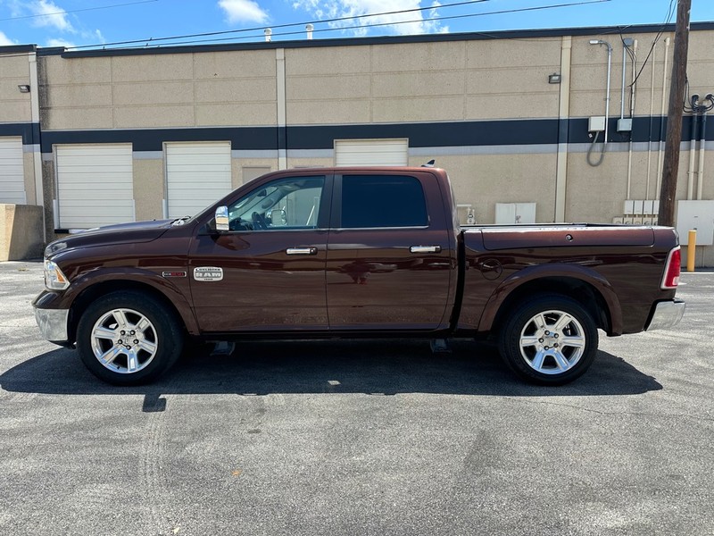 Ram 1500 Vehicle Full-screen Gallery Image 3