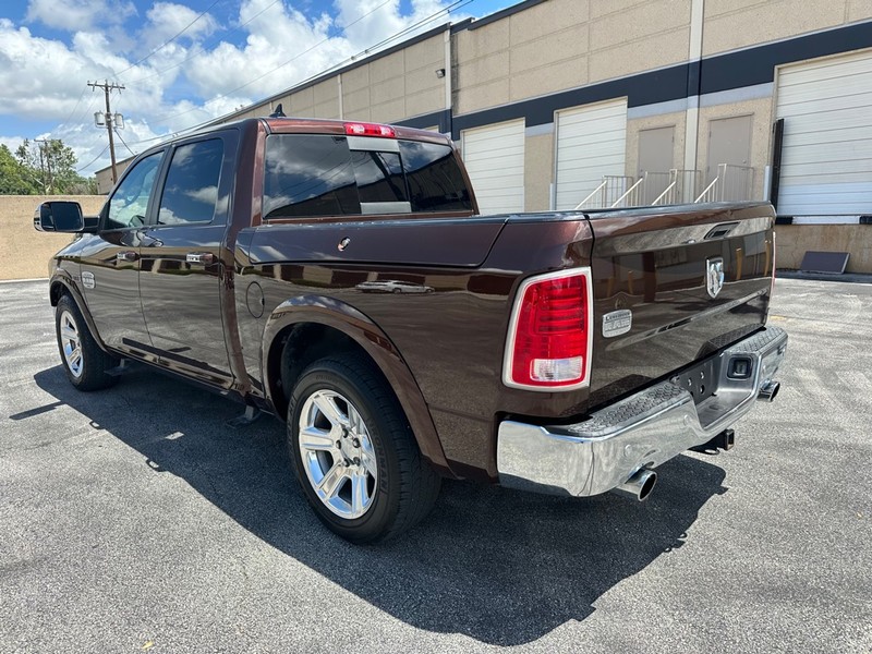 Ram 1500 Vehicle Full-screen Gallery Image 4