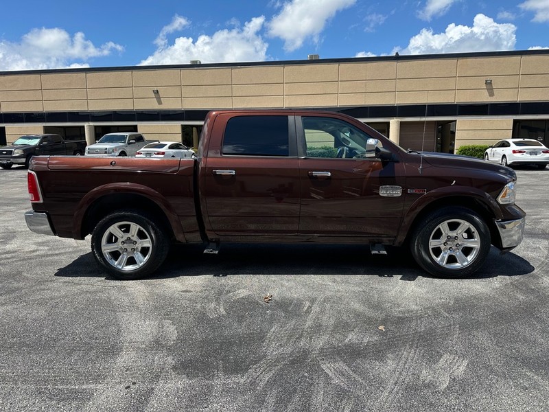 Ram 1500 Vehicle Full-screen Gallery Image 6