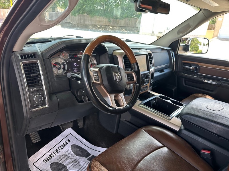 Ram 1500 Vehicle Full-screen Gallery Image 17