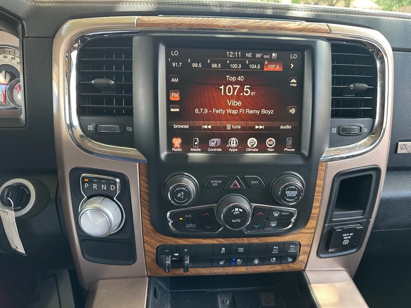 Ram 1500 Vehicle Full-screen Gallery Image 18