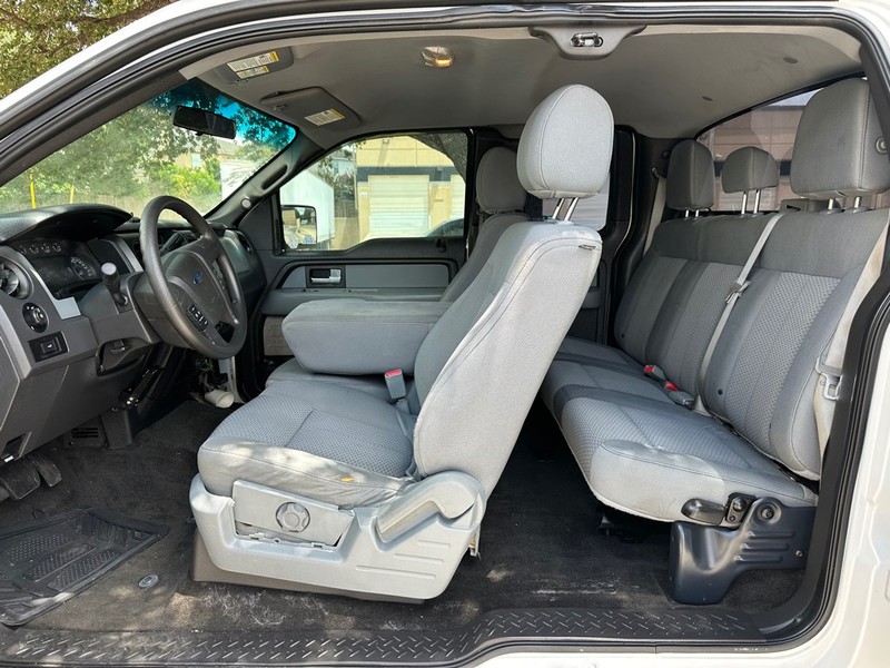 Ford F-150 Vehicle Full-screen Gallery Image 10