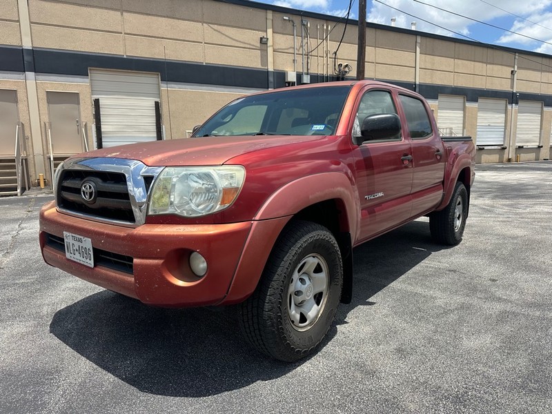Toyota Tacoma Vehicle Full-screen Gallery Image 01